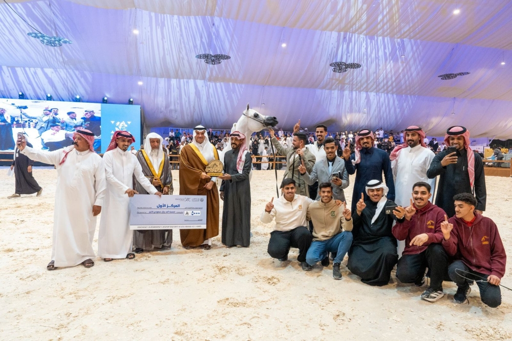 برعاية أمير الشرقية.. محافظ الأحساء يتوّج الفائزين في مهرجان الشرقية الدولي لجمال الخيل العربية الأصيلة 46 برعاية-أمير-الشرقية.-محافظ-الأحساء-يتوّج-الفائزين-في-مهرجان-الشرقية-الدولي-لجمال-الخيل-العربية-الأصيلة