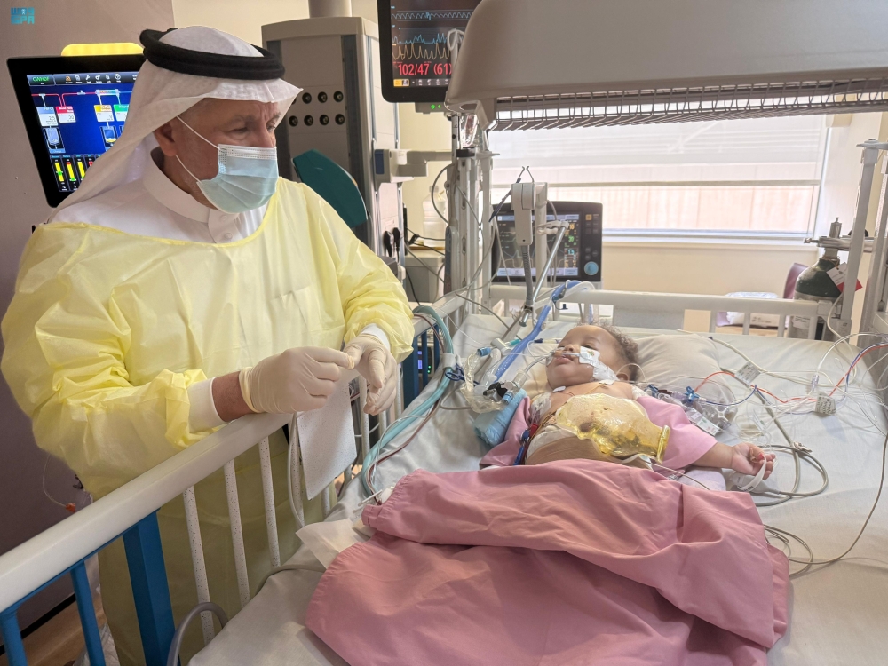 الربيعة: استقرار حالة التوأم الصومالي "رحمة ورملا" بعد عملية فصلهما 2 الربيعة:-استقرار-حالة-التوأم-الصومالي-“رحمة-ورملا”-بعد-عملية-فصلهما