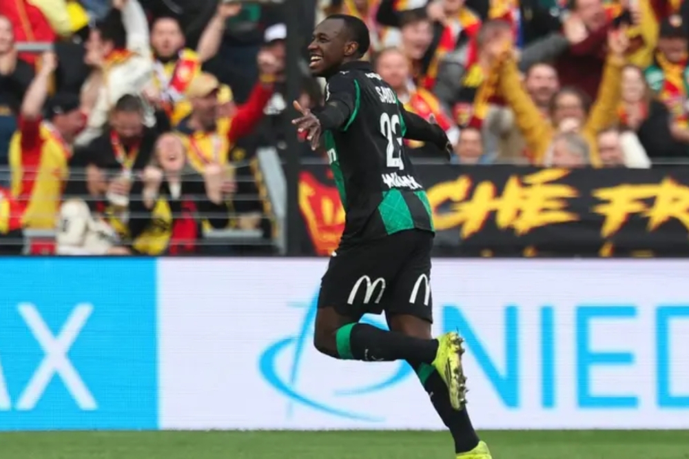 أسرار فشل عودة سعود عبدالحميد إلى الهلال 11 أسرار-فشل-عودة-سعود-عبدالحميد-إلى-الهلال