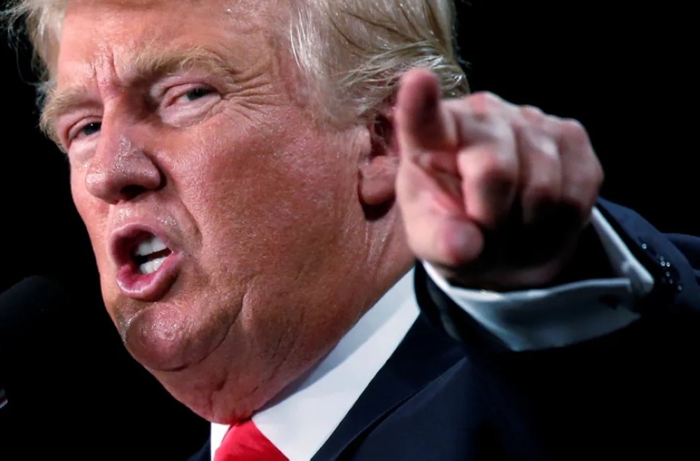 ترامب يهدد إيران بتداعيات عسكرية خطيرة.. ما علاقة مضيق هرمز؟ 60 ترامب-يهدد-إيران-بتداعيات-عسكرية-خطيرة.-ما-علاقة-مضيق-هرمز؟