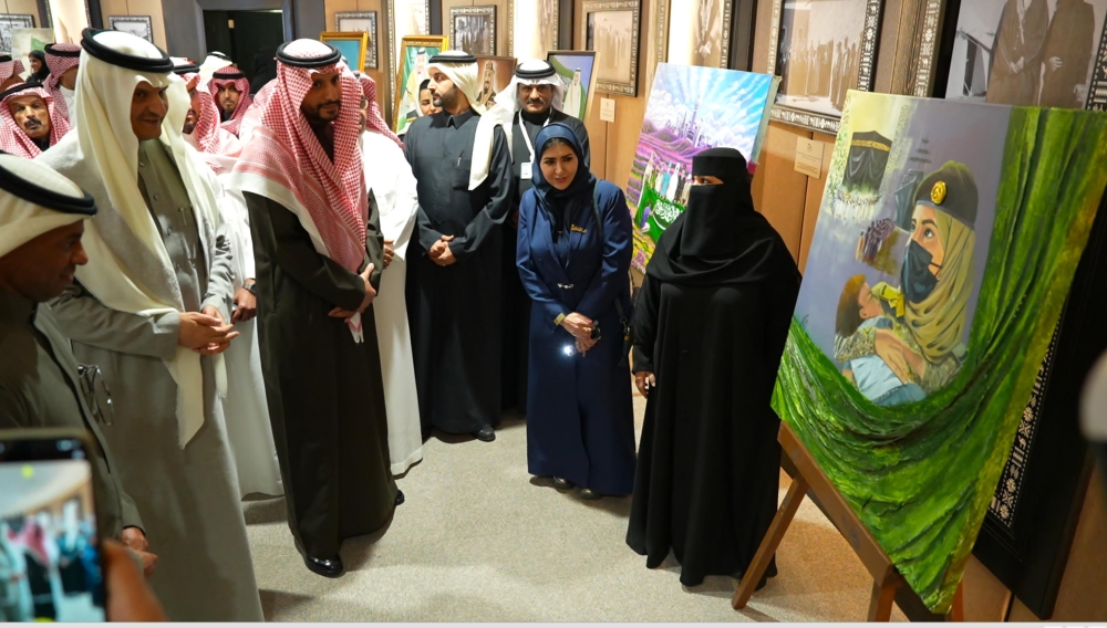 "في حب الأخضر".. معرض تشكيلي احتفاءً بيوم العلم بمكتبة الملك عبدالعزيز 24 “في-حب-الأخضر”.-معرض-تشكيلي-احتفاءً-بيوم-العلم-بمكتبة-الملك-عبدالعزيز