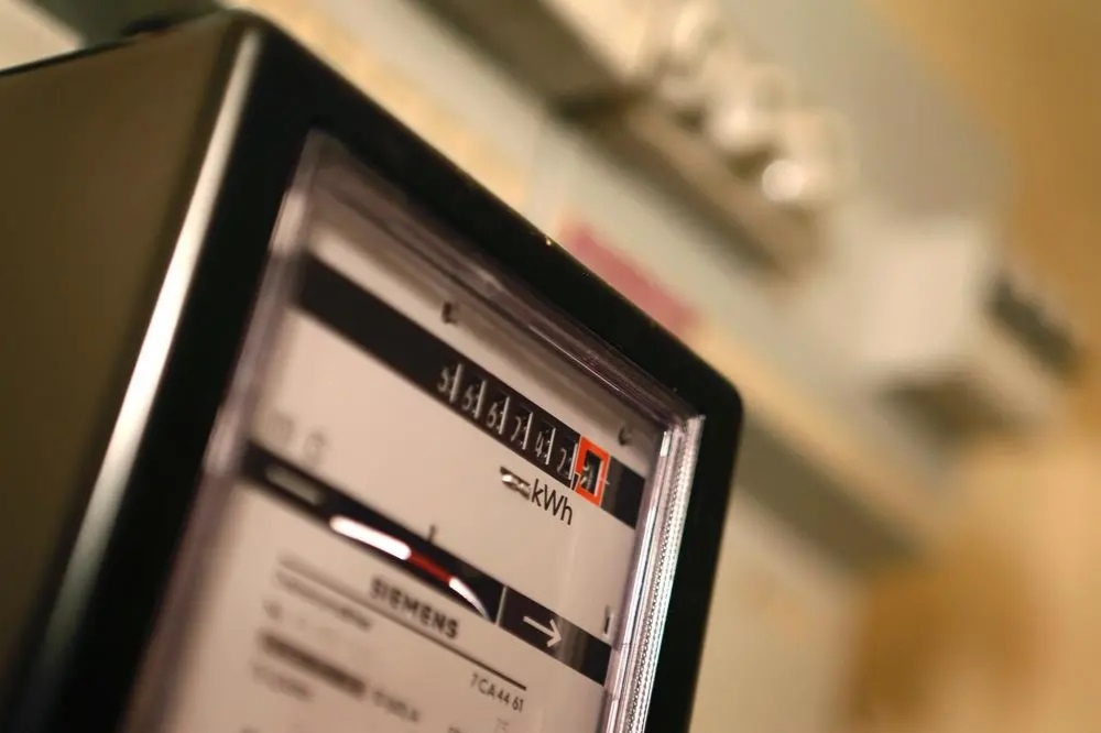 عاجل: ”الكهرباء“ تحدد تعريفة الاستهلاك الكثيف بين 12 و24 هللة.. 3 مراحل و8 اشتراطات 37 عاجل:-”الكهرباء“-تحدد-تعريفة-الاستهلاك-الكثيف-بين-12-و24-هللة.-3-مراحل-و8-اشتراطات