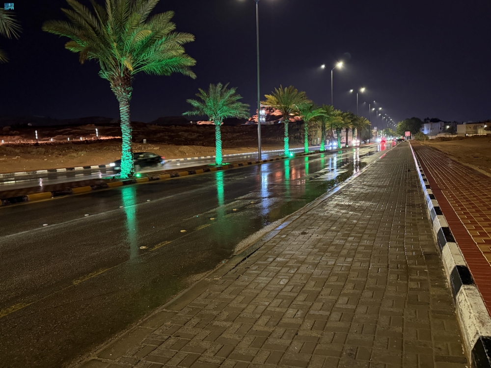 القريات: أمطار معتدلة تبلل سماء الجوف. 37 طقس-السعودية.-أمطار-متوسطة-على-محافظة-القريات-في-الجوف