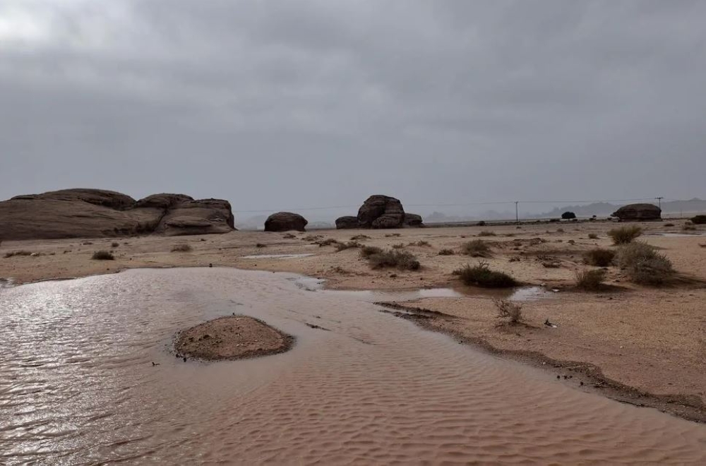 العُلا تحت سحابة: أمطار متوسطة تبلل المحافظة. 1 طقس-السعودية.-هطول-أمطار-متوسطة-على-محافظة-العُلا