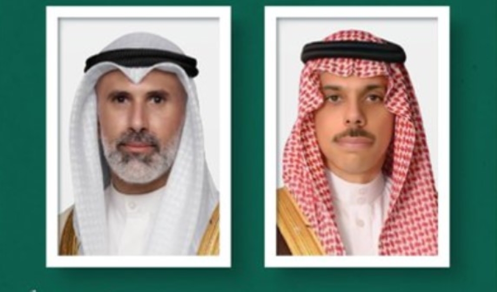 **جهود دبلوماسية مكثفة: وزير الخارجية يناقش أزمة الإقليم مع قادة دوليين.** 36 وزير-الخارجية-يبحث-مع-عدد-من-نظرائه-التطورات-والتصعيد-في-المنطقة