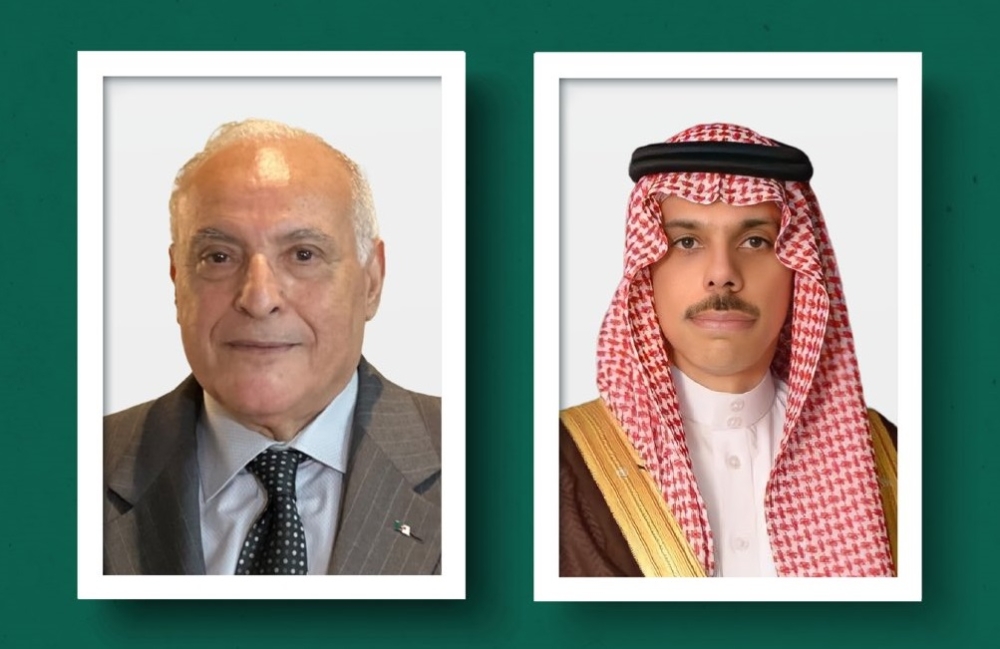 وزير الخارجية يبحث مستجدات الأوضاع مع نظيره الجزائري عبر الهاتف 1 وزير-الخارجية-يبحث-مستجدات-الأوضاع-مع-نظيره-الجزائري-عبر-الهاتف