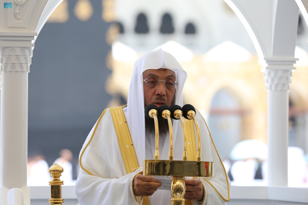 إمام الحرم: أَهْنأ الناس بالعيد من استقبله بقلب سليم 55 إمام-الحرم:-أَهْنأ-الناس-بالعيد-من-استقبله-بقلب-سليم