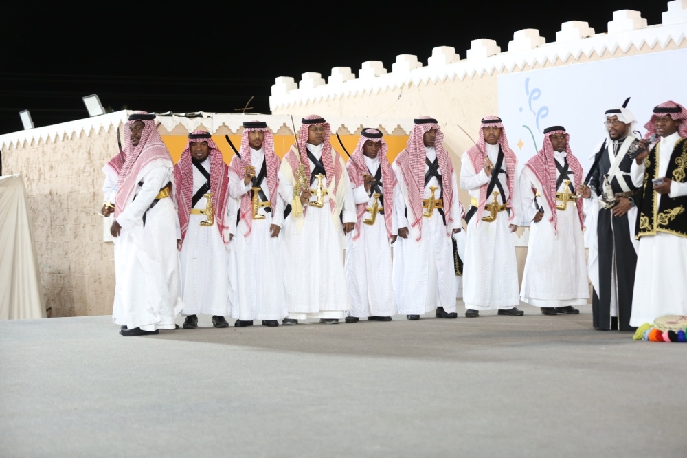 أوبريت وطني ومسابقات ميدانية في احتفالات عيد الفطر بوادي الدواسر 59 أوبريت-وطني-ومسابقات-ميدانية-في-احتفالات-عيد-الفطر-بوادي-الدواسر