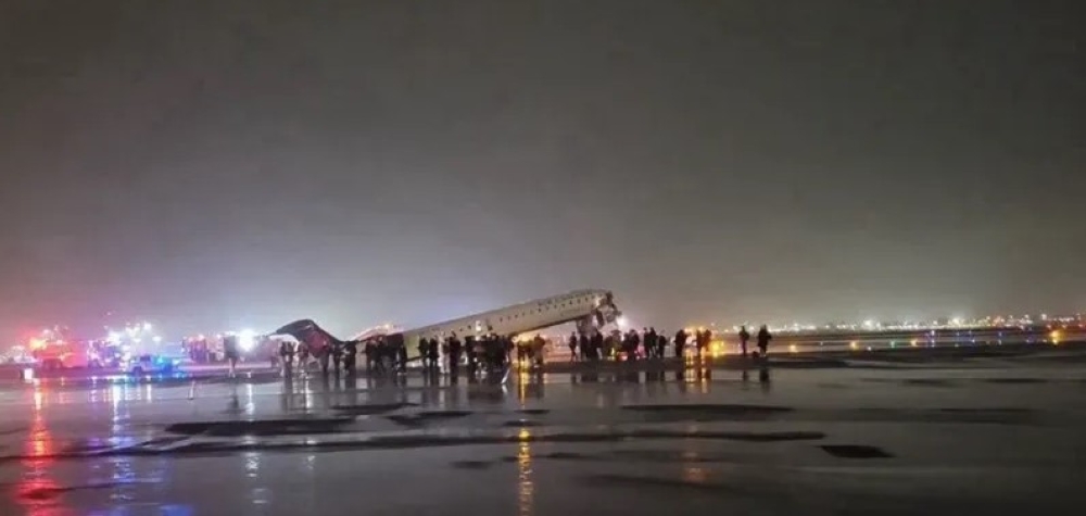 "حادث" بين طائرة ومركبة على مدرج في مطار لاغوارديا في نيويورك 58 “حادث”-بين-طائرة-ومركبة-على-مدرج-في-مطار-لاغوارديا-في-نيويورك