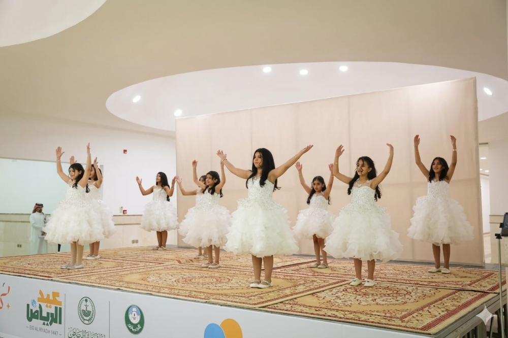 بلدية الزلفي تنظّم الحفل الرسمي لعيد الفطر وتقدّم أوبريت "عيدنا عاد" في أجواء احتفالية 59 بلدية-الزلفي-تنظّم-الحفل-الرسمي-لعيد-الفطر-وتقدّم-أوبريت-“عيدنا-عاد”-في-أجواء-احتفالية