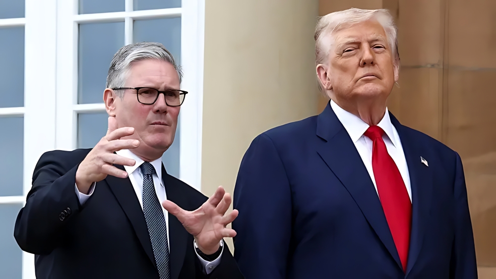 "الرئيس المخيف والرائع".. ترامب ينشر مقطع فيديو يسخر من ستارمر 9 “الرئيس-المخيف-والرائع”.-ترامب-ينشر-مقطع-فيديو-يسخر-من-ستارمر