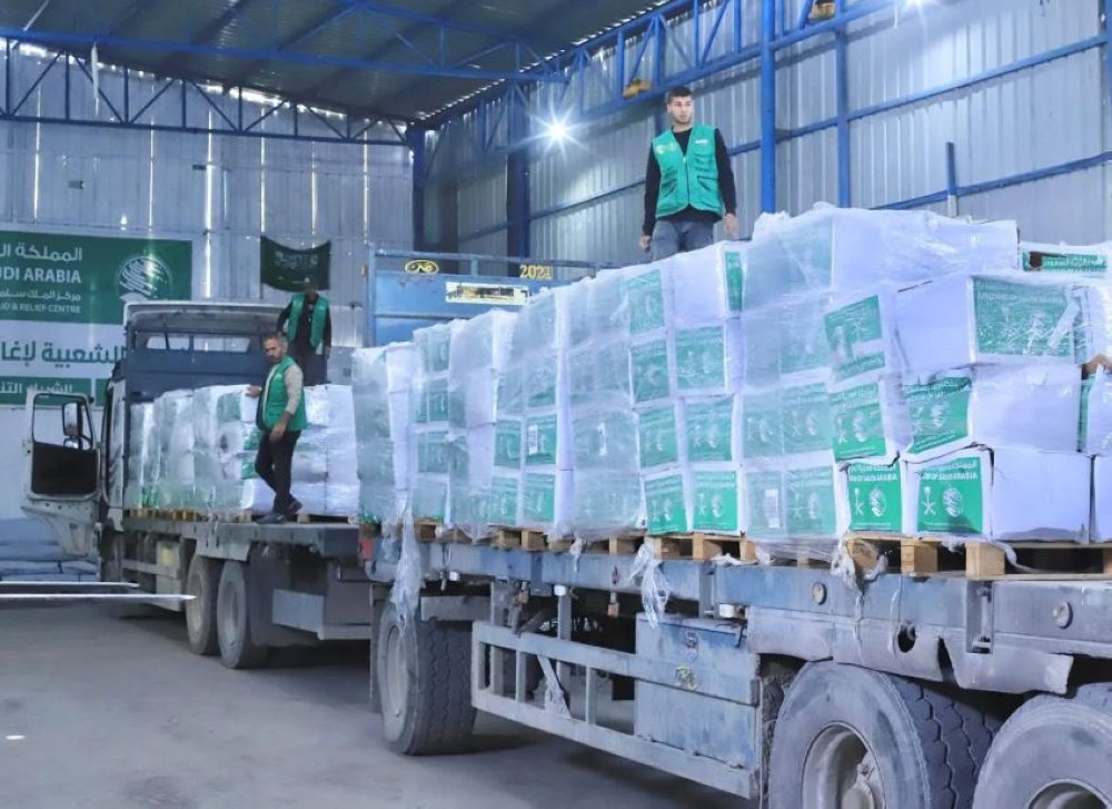 "سلال غذائية".. وصول قافلة مساعدات سعودية جديدة إلى قطاع غزة 1 “سلال-غذائية”.-وصول-قافلة-مساعدات-سعودية-جديدة-إلى-قطاع-غزة