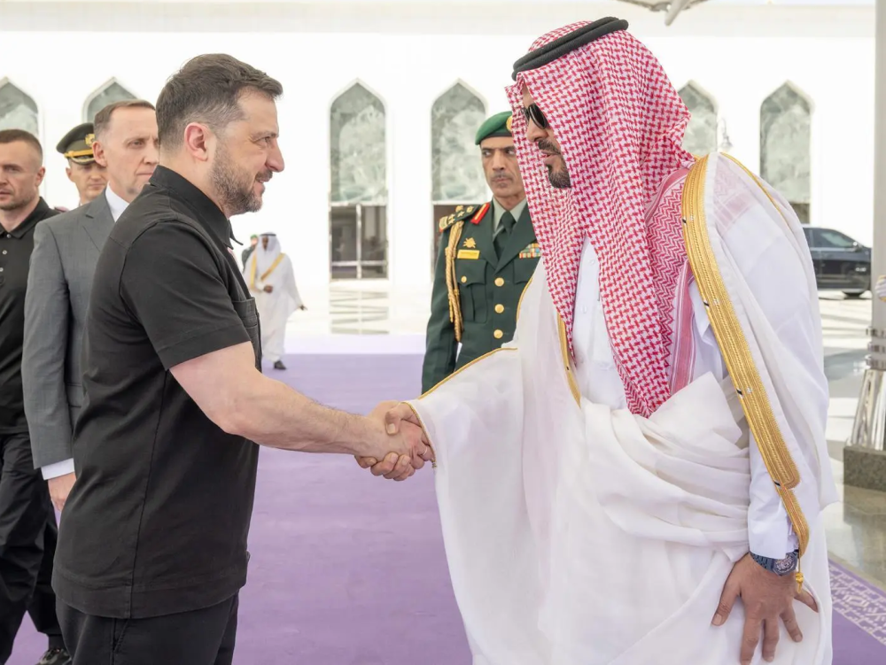 رئيس أوكرانيا يغادر جدة 60 رئيس-أوكرانيا-يغادر-جدة