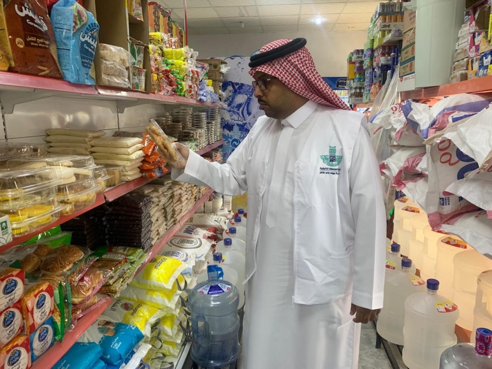 البلدية.. إزالة 2335 طناً من الأنقاض في جوف بني هاجر 33 البلدية.-إزالة-2335-طناً-من-الأنقاض-في-جوف-بني-هاجر