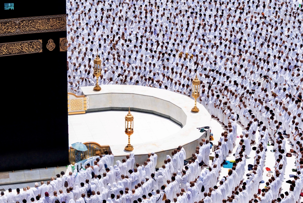 رئاسة الشؤون الدينية تدعو قاصدي الحرمين إلى الالتزام بآداب وفضائل يوم الجمعة 34 رئاسة-الشؤون-الدينية-تدعو-قاصدي-الحرمين-إلى-الالتزام-بآداب-وفضائل-يوم-الجمعة