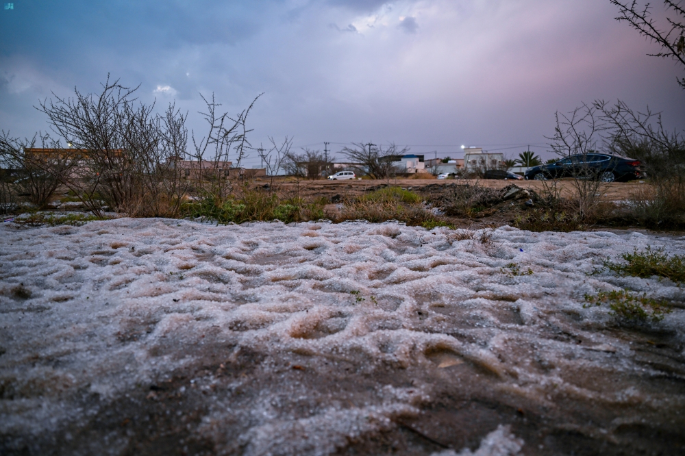 شاهد| زخّات المطر والبَرَد ترسم لوحات بانورامية مميزة في الباحة 17 شاهد|-زخّات-المطر-والبَرَد-ترسم-لوحات-بانورامية-مميزة-في-الباحة