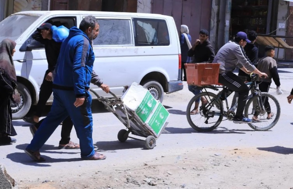 صور | 1400 سلة غذائية.. مساعدات سعودية في مدينتي خان يونس وغزة 35 صور-|-1400-سلة-غذائية.-مساعدات-سعودية-في-مدينتي-خان-يونس-وغزة