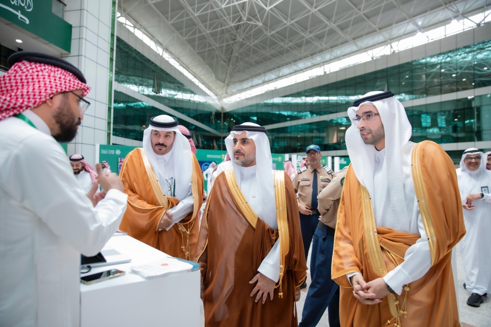 نائب وزير البيئة يؤكد أهمية المسؤولية الاجتماعية لدعم التكامل بين النمو الاقتصادي وحماية البيئة 3 نائب-وزير-البيئة-يؤكد-أهمية-المسؤولية-الاجتماعية-لدعم-التكامل-بين-النمو-الاقتصادي-وحماية-البيئة