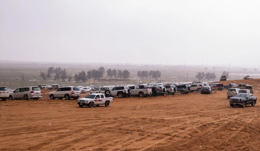 زخات المطر ترسم مناظر ساحرة في القصيم وتحفز الأهالي للخروج إلى المتنزهات 11 زخات-المطر-ترسم-مناظر-ساحرة-في-القصيم-وتحفز-الأهالي-للخروج-إلى-المتنزهات