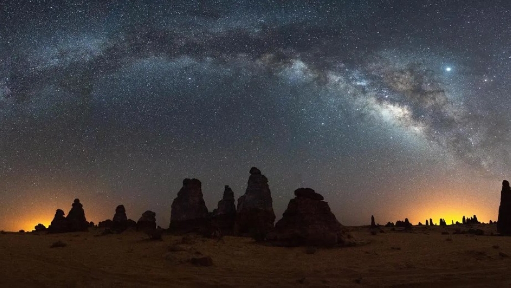 وجهة مثالية للتأمل.. اعتماد دولي جديد يعزز السياحة الفلكية في العُلا 10 وجهة-مثالية-للتأمل.-اعتماد-دولي-جديد-يعزز-السياحة-الفلكية-في-العُلا