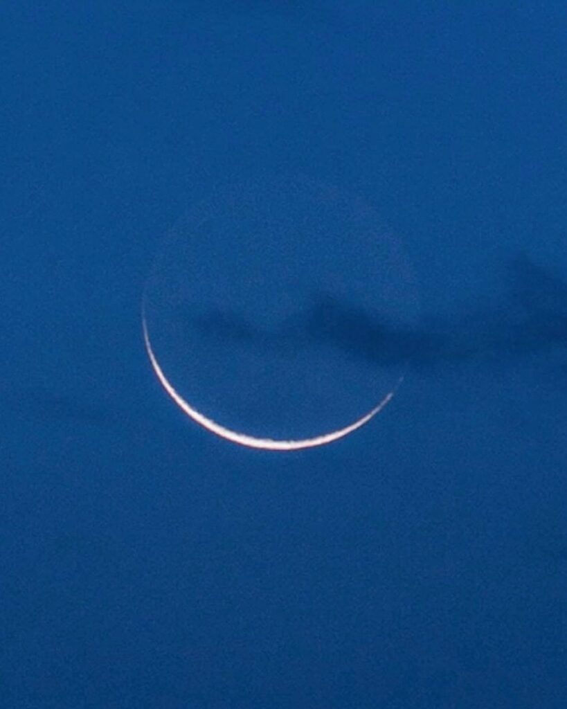 فلكية جدة: هلال ذو القعدة يُرصد مساء اليوم.. وظروف مثالية تتيح مشاهدته بالعين المجردة 60 فلكية-جدة:-هلال-ذو-القعدة-يُرصد-مساء-اليوم.-وظروف-مثالية-تتيح-مشاهدته-بالعين-المجردة