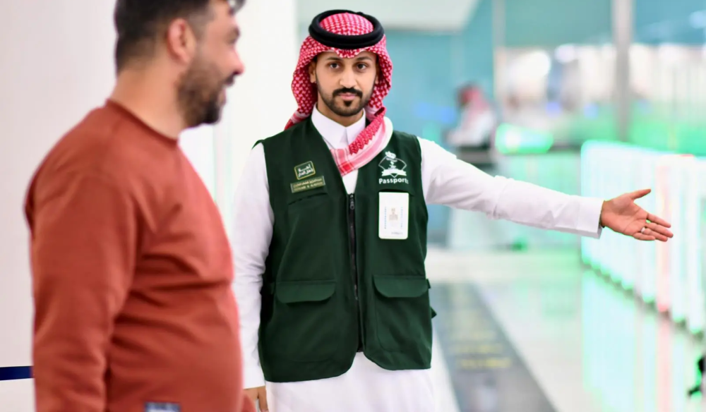 جوازات مطار الأمير محمد بن عبدالعزيز تستقبل أولى رحلات الحجاج من تركيا 34 جوازات-مطار-الأمير-محمد-بن-عبدالعزيز-تستقبل-أولى-رحلات-الحجاج-من-تركيا