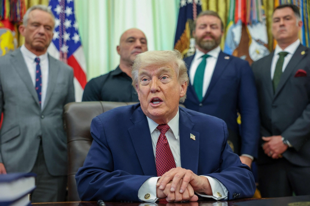 ترامب يحذر إيران: رفض الاتفاق يعني تدمير كل محطة كهرباء وكل جسر في إيران 59 ترامب-يحذر-إيران:-رفض-الاتفاق-يعني-تدمير-كل-محطة-كهرباء-وكل-جسر-في-إيران