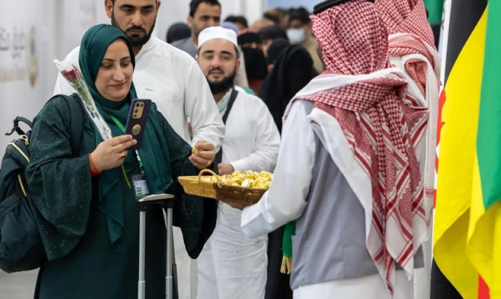 وصول أولى رحلات مستفيدي "طريق مكة" من مطار إسلام آباد في باكستان 57 وصول-أولى-رحلات-مستفيدي-“طريق-مكة”-من-مطار-إسلام-آباد-في-باكستان