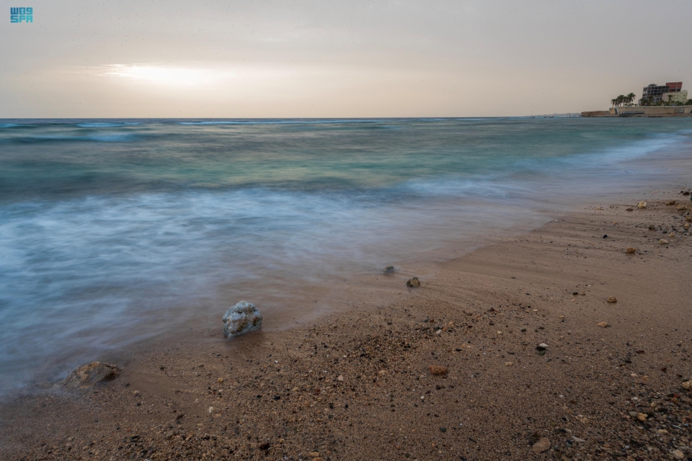 صور | التكوينات الصخرية.. تناغم بصري مبهر على سواحل محافظة الوجه 11 صور-|-التكوينات-الصخرية.-تناغم-بصري-مبهر-على-سواحل-محافظة-الوجه