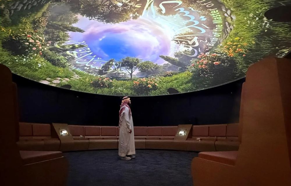 عبر 7 محطات.. تجربة متكاملة تُعيد سرد السيرة النبوية بمتحف خير الخلق 26 عبر-7-محطات.-تجربة-متكاملة-تُعيد-سرد-السيرة-النبوية-بمتحف-خير-الخلق