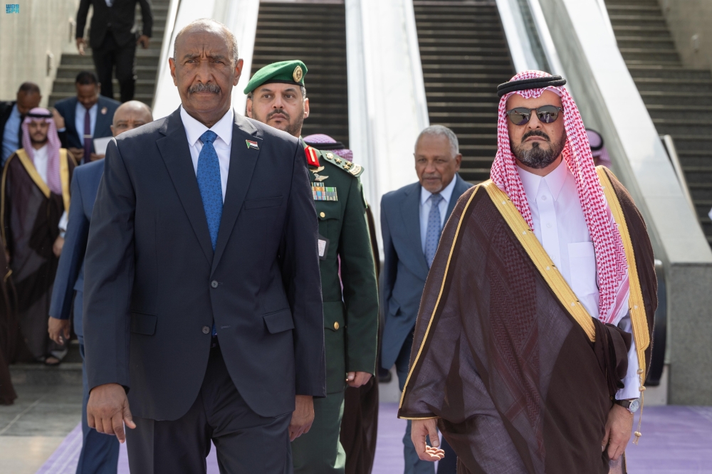رئيس مجلس السيادة الانتقالي السوداني يُغادر جدة 35 رئيس-مجلس-السيادة-الانتقالي-السوداني-يُغادر-جدة