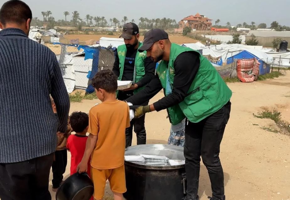 قطاع غزة.. مركز الملك سلمان للإغاثة يوزّع 25 ألف وجبة غذائية ساخنة 57 قطاع-غزة.-مركز-الملك-سلمان-للإغاثة-يوزّع-25-ألف-وجبة-غذائية-ساخنة