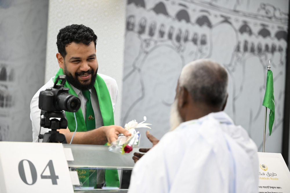 المملكة تُدشن رابع منافذ "طريق مكة" في إندونيسيا بمدينة ماكاسار 12 المملكة-تُدشن-رابع-منافذ-“طريق-مكة”-في-إندونيسيا-بمدينة-ماكاسار