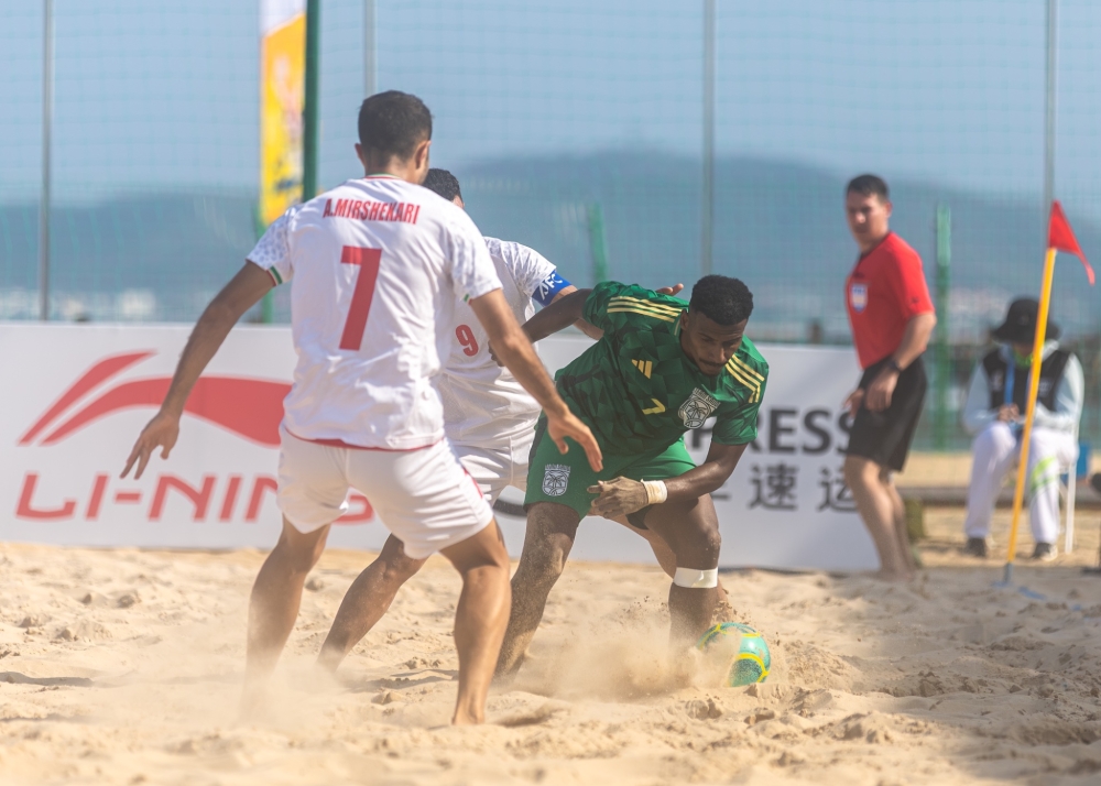 أخضر الشاطئية يترقب نصف النهائي غداً 42 أخضر-الشاطئية-يترقب-نصف-النهائي-غداً