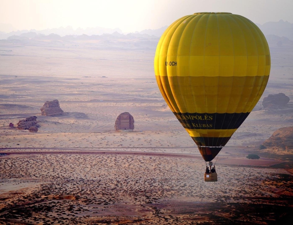 رحلات المنطاد في العُلا.. تجربة تتجاوز الترفيه إلى استكشاف الطبيعة 18 رحلات-المنطاد-في-العُلا.-تجربة-تتجاوز-الترفيه-إلى-استكشاف-الطبيعة