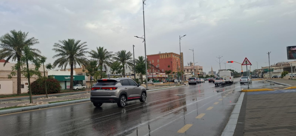 حالة الطقس.. أمطار رعدية متوسطة إلى غزيرة تؤدي إلى جريان السيول 1 حالة-الطقس.-أمطار-رعدية-متوسطة-إلى-غزيرة-تؤدي-إلى-جريان-السيول