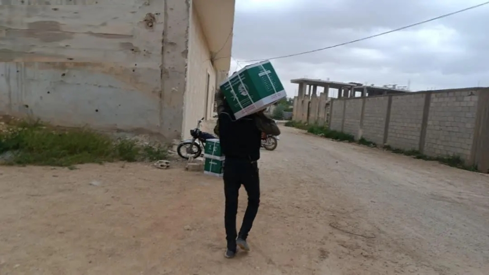 مركز الملك سلمان للإغاثة يوزع 1.026 سلة غذائية في ريف دمشق بسوريا 36 مركز-الملك-سلمان-للإغاثة-يوزع-1.026-سلة-غذائية-في-ريف-دمشق-بسوريا