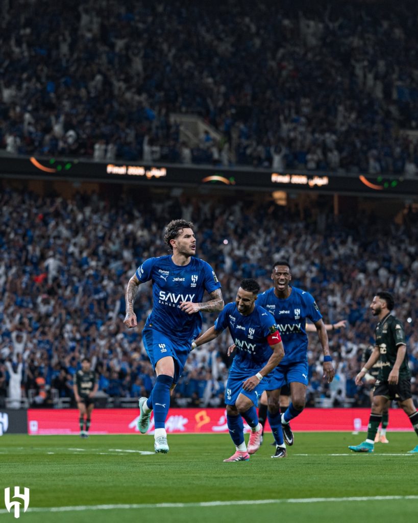 كأس الملك يزين بداياتهم.. 12 اسمًا تحتفل بأول بطولة مع الهلال 10 كأس-الملك-يزين-بداياتهم.-12-اسمًا-تحتفل-بأول-بطولة-مع-الهلال