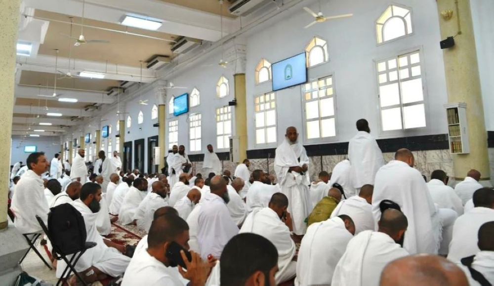 بلغات متعددة.. كبائن إفتاء ومترجمون لخدمة الحجاج في مكة المكرمة 58 بلغات-متعددة.-كبائن-إفتاء-ومترجمون-لخدمة-الحجاج-في-مكة-المكرمة